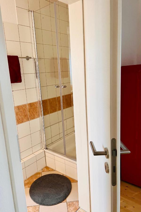 Kuschelige Helle Ferienwohnung Gotha Bagian luar foto